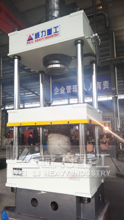 200噸四柱液壓機 200噸四柱液壓機